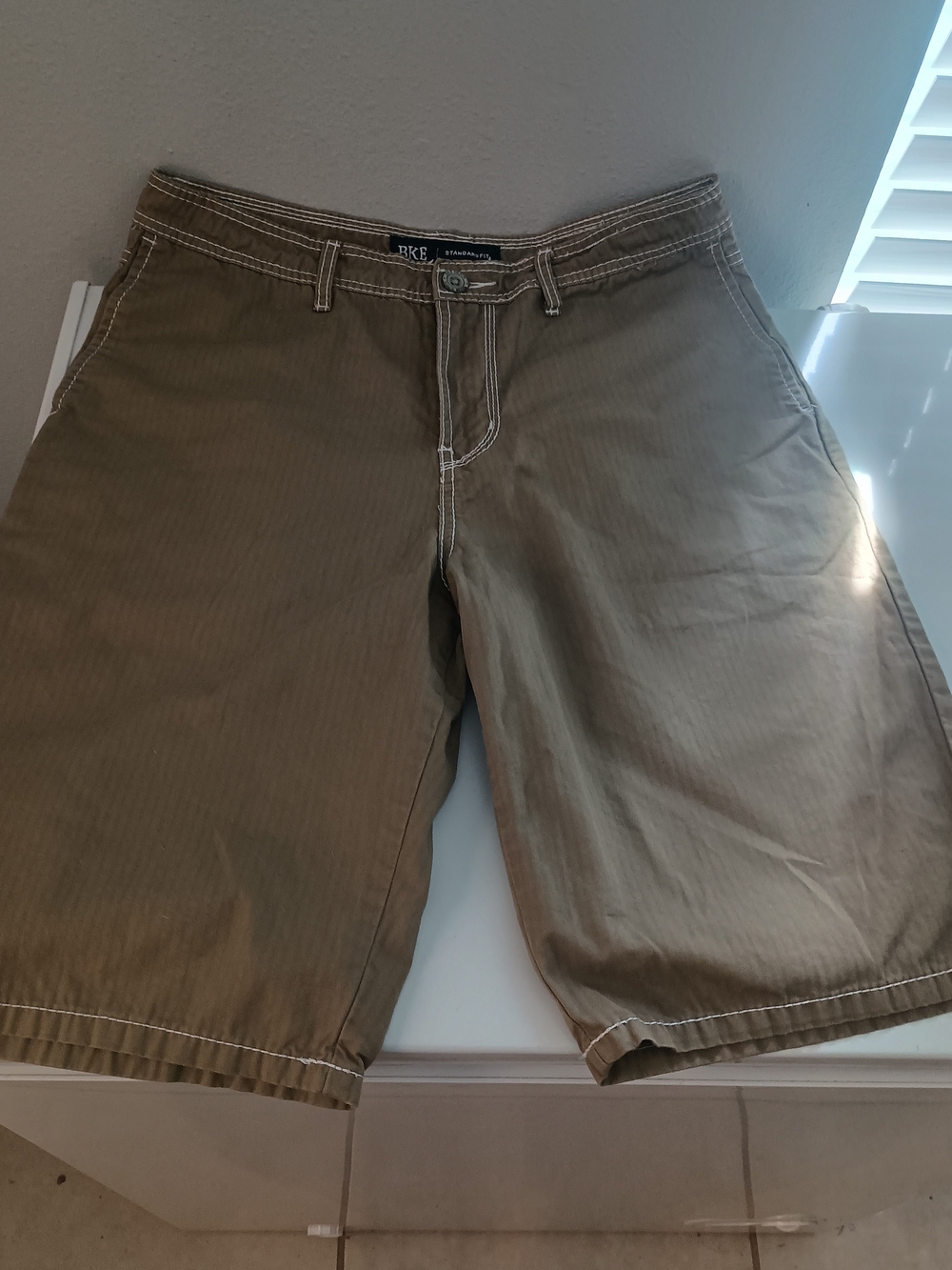 Men’s Casual BKE Khaki Shorts New NWOT 32